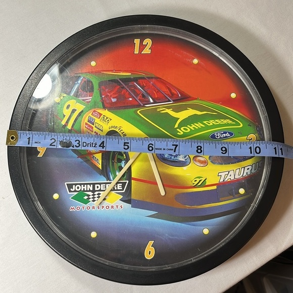 John Deere Motorsports NASCAR Vintage Wall Clock, battery incl - Picture 6 of 8
